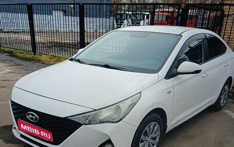 Hyundai Solaris II рестайлинг, 2022 год, 1 500 000 рублей, 1 фотография