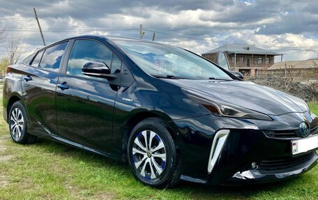 Toyota Prius IV XW50, 2021 год, 2 100 000 рублей, 6 фотография