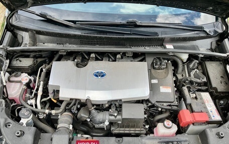 Toyota Prius IV XW50, 2021 год, 2 100 000 рублей, 15 фотография