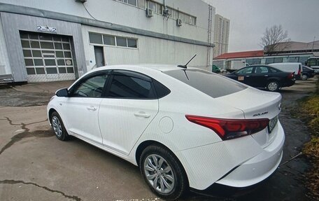 Hyundai Solaris II рестайлинг, 2022 год, 1 500 000 рублей, 3 фотография