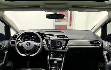 Volkswagen Touran III, 2022 год, 1 424 555 рублей, 12 фотография