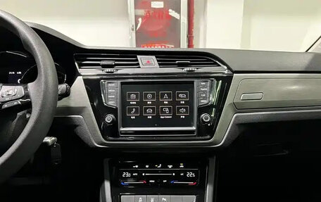 Volkswagen Touran III, 2022 год, 1 424 555 рублей, 18 фотография