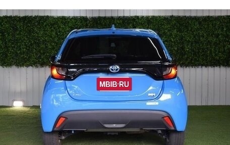 Toyota Yaris, 2023 год, 1 279 000 рублей, 3 фотография