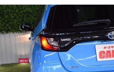 Toyota Yaris, 2023 год, 1 279 000 рублей, 12 фотография