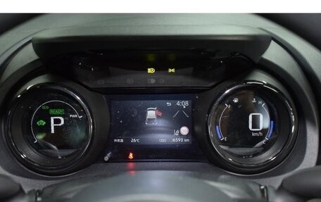 Toyota Yaris, 2023 год, 1 279 000 рублей, 22 фотография