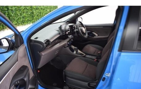 Toyota Yaris, 2023 год, 1 279 000 рублей, 28 фотография