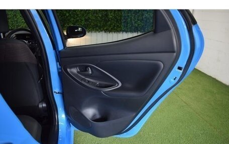 Toyota Yaris, 2023 год, 1 279 000 рублей, 30 фотография