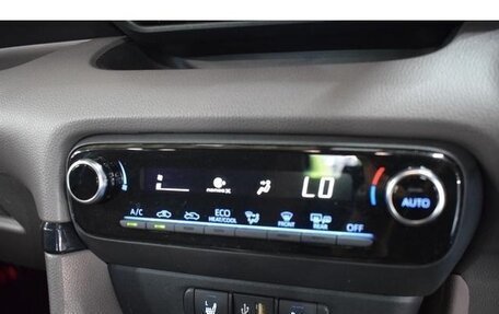 Toyota Yaris, 2023 год, 1 279 000 рублей, 25 фотография