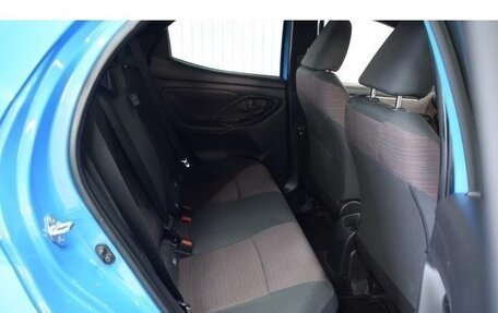 Toyota Yaris, 2023 год, 1 279 000 рублей, 31 фотография