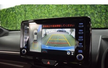 Toyota Yaris, 2023 год, 1 279 000 рублей, 24 фотография