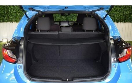 Toyota Yaris, 2023 год, 1 279 000 рублей, 32 фотография