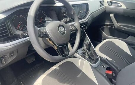 Volkswagen Polo, 2021 год, 1 200 000 рублей, 10 фотография