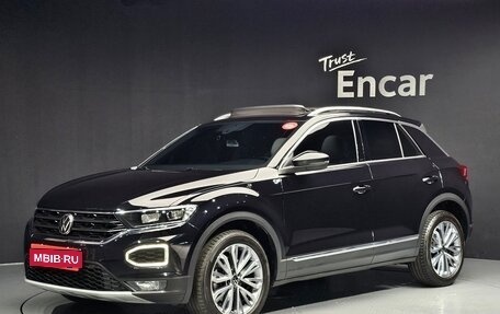 Volkswagen T-Roc I, 2022 год, 2 050 000 рублей, 1 фотография