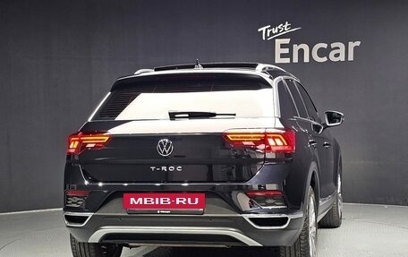 Volkswagen T-Roc I, 2022 год, 2 050 000 рублей, 4 фотография