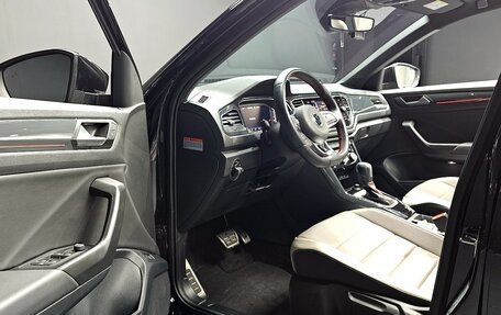 Volkswagen T-Roc I, 2022 год, 2 050 000 рублей, 18 фотография