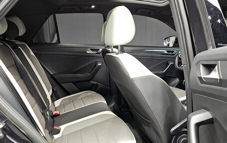 Volkswagen T-Roc I, 2022 год, 2 050 000 рублей, 17 фотография