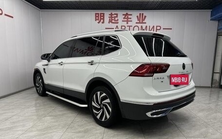 Volkswagen Tiguan II, 2022 год, 2 200 000 рублей, 4 фотография