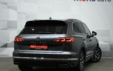 Volkswagen Touareg III, 2018 год, 5 200 000 рублей, 8 фотография