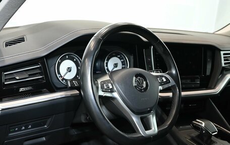 Volkswagen Touareg III, 2018 год, 5 200 000 рублей, 17 фотография