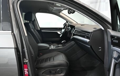 Volkswagen Touareg III, 2018 год, 5 200 000 рублей, 12 фотография