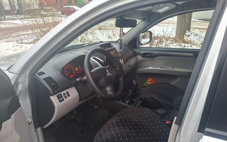 Mitsubishi Pajero Sport II рестайлинг, 2014 год, 1 850 000 рублей, 4 фотография