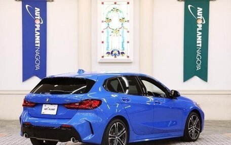 BMW 1 серия, 2022 год, 1 860 000 рублей, 5 фотография