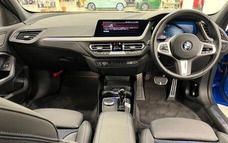 BMW 1 серия, 2022 год, 1 860 000 рублей, 10 фотография