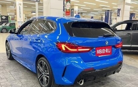 BMW 1 серия, 2022 год, 1 860 000 рублей, 8 фотография