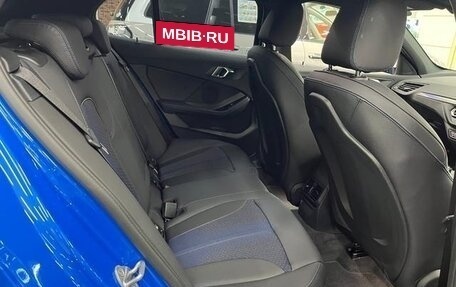 BMW 1 серия, 2022 год, 1 860 000 рублей, 12 фотография