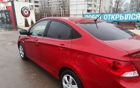Hyundai Solaris II рестайлинг, 2013 год, 950 000 рублей, 4 фотография