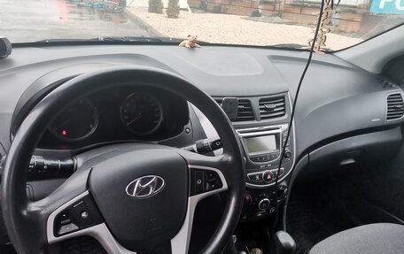 Hyundai Solaris II рестайлинг, 2013 год, 950 000 рублей, 6 фотография