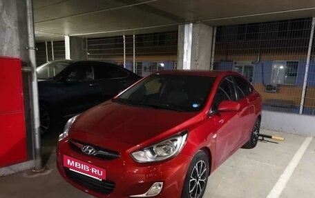 Hyundai Solaris II рестайлинг, 2013 год, 950 000 рублей, 2 фотография