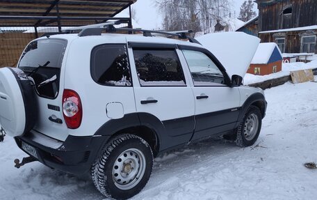 Chevrolet Niva I рестайлинг, 2013 год, 620 000 рублей, 3 фотография