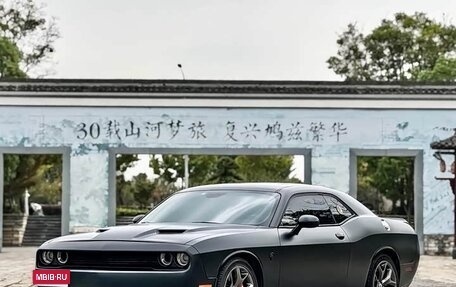 Dodge Challenger III рестайлинг 2, 2017 год, 9 600 000 рублей, 1 фотография