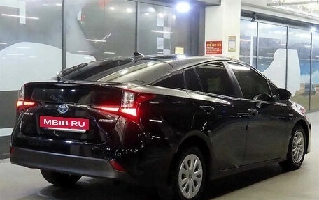 Toyota Prius IV XW50, 2022 год, 2 072 911 рублей, 4 фотография