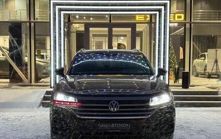 Volkswagen Touareg III, 2020 год, 4 850 000 рублей, 3 фотография