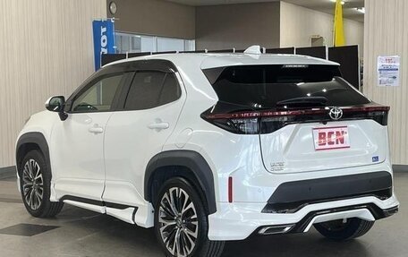 Toyota Yaris Cross, 2022 год, 1 750 000 рублей, 4 фотография
