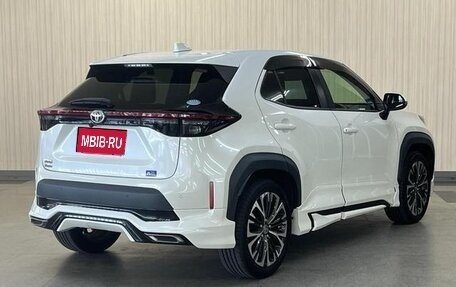 Toyota Yaris Cross, 2022 год, 1 750 000 рублей, 2 фотография