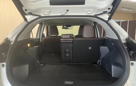 Toyota Yaris Cross, 2022 год, 1 750 000 рублей, 16 фотография