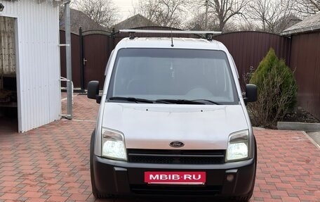 Ford Tourneo Connect I, 2005 год, 690 000 рублей, 3 фотография