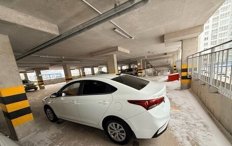 Hyundai Solaris II рестайлинг, 2019 год, 1 200 000 рублей, 4 фотография