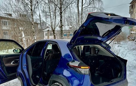 Toyota Yaris Cross, 2020 год, 1 900 000 рублей, 2 фотография