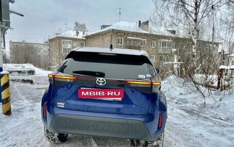 Toyota Yaris Cross, 2020 год, 1 900 000 рублей, 3 фотография