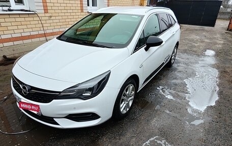 Opel Astra K, 2020 год, 1 400 000 рублей, 2 фотография