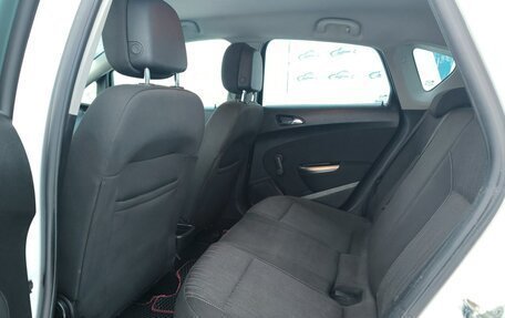 Opel Astra J, 2011 год, 587 000 рублей, 9 фотография