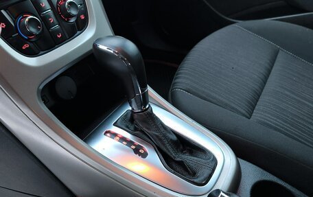 Opel Astra J, 2011 год, 587 000 рублей, 16 фотография