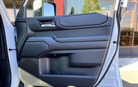 Toyota Land Cruiser Prado, 2024 год, 10 290 000 рублей, 10 фотография