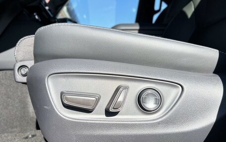 Toyota Land Cruiser Prado, 2024 год, 10 290 000 рублей, 6 фотография