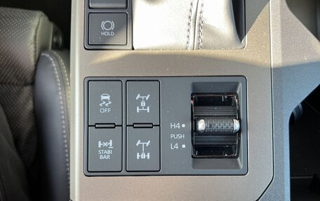 Toyota Land Cruiser Prado, 2024 год, 10 290 000 рублей, 9 фотография