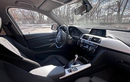 BMW 3 серия, 2018 год, 1 770 000 рублей, 15 фотография